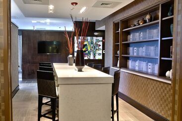 هتل Holiday Inn Charlotte Airport, An Ihg