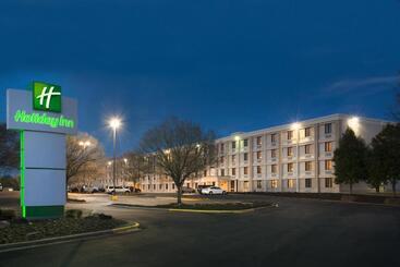 هتل Holiday Inn Charlotte Airport, An Ihg