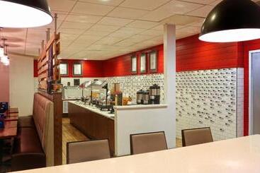 هتل Holiday Inn Nashville Vanderbilt, An Ihg