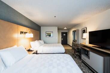هتل Holiday Inn Newark International Airport