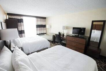 هتل Holiday Inn Newark International Airport