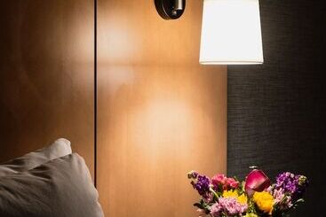 هتل Holiday Inn Newark International Airport