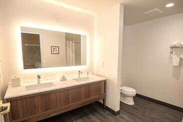هتل Holiday Inn Oakland Airport, An Ihg