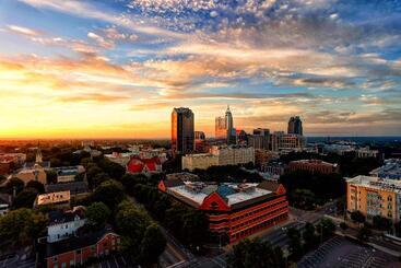 هتل Holiday Inn Raleigh Downtown, An Ihg