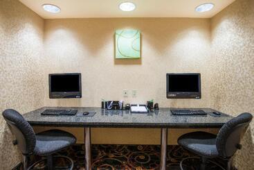 هتل Holiday Inn Riverton Convention Center, An Ihg
