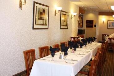 هتل Holiday Inn Riverton Convention Center, An Ihg