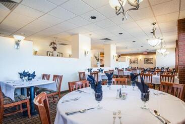هتل Holiday Inn Riverton Convention Center, An Ihg