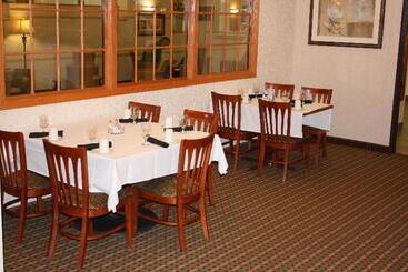هتل Holiday Inn Riverton Convention Center, An Ihg