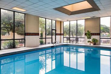هتل Houston Marriott South At Hobby Airport