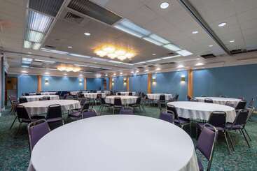 Howard Johnson Hotel & Conference Center By Wyndham Salem