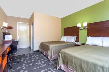 هتل Howard Johnson By Wyndham Athens
