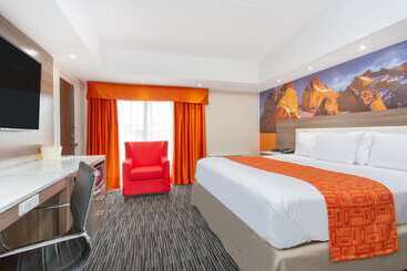 هتل Howard Johnson By Wyndham Harrisburg