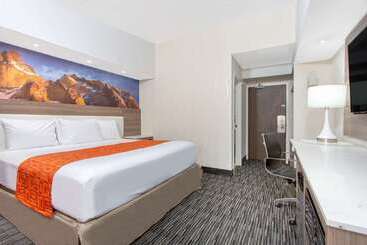 هتل Howard Johnson By Wyndham Harrisburg