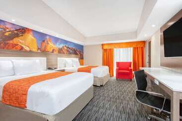 هتل Howard Johnson By Wyndham Harrisburg