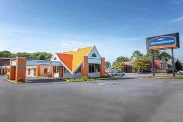 هتل Howard Johnson By Wyndham Harrisburg
