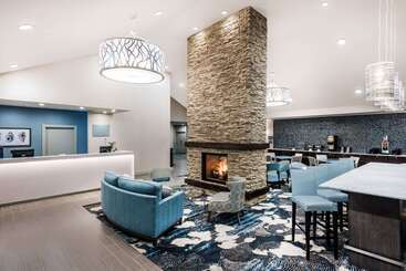 هتل Howard Johnson By Wyndham Middletown Newport Area
