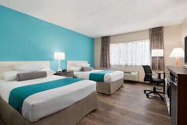 هتل Howard Johnson  By Wyndham South Portland