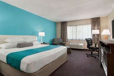 هتل Howard Johnson  By Wyndham South Portland