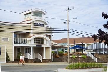 Отель Hyannis Harbor