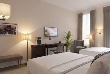 Independence Park Hotel, Premier Collection