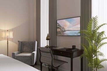 Independence Park Hotel, Premier Collection
