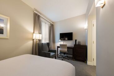 Independence Park Hotel, Premier Collection