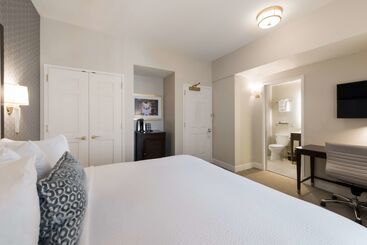 Independence Park Hotel, Premier Collection