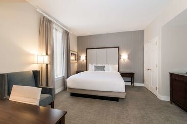Independence Park Hotel, Premier Collection