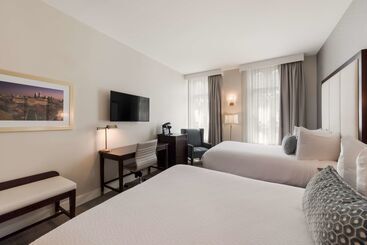 Independence Park Hotel, Premier Collection