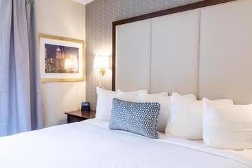 Independence Park Hotel, Premier Collection
