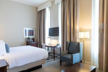 Independence Park Hotel, Premier Collection