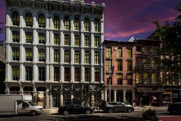 Independence Park Hotel, Premier Collection