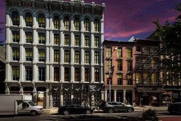 Independence Park Hotel, Premier Collection