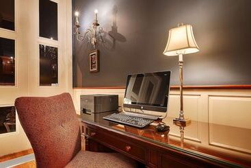 Independence Park Hotel, Premier Collection