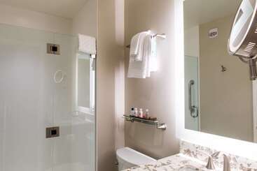 Independence Park Hotel, Premier Collection