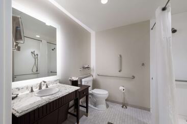 Independence Park Hotel, Premier Collection