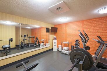 هتل La Quinta Inn By Wyndham Buffalo Airport