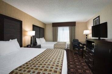 هتل La Quinta Inn By Wyndham Buffalo Airport