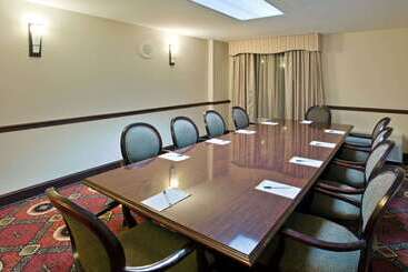 酒店 La Quinta Inn & Suites By Wyndham Downtown Conference Center