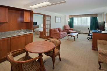 酒店 La Quinta Inn & Suites By Wyndham Downtown Conference Center