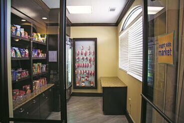 酒店 La Quinta Inn & Suites By Wyndham Downtown Conference Center