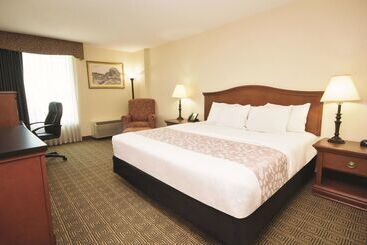 酒店 La Quinta Inn & Suites By Wyndham Downtown Conference Center