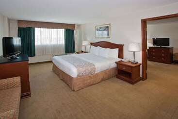 酒店 La Quinta Inn & Suites By Wyndham Downtown Conference Center