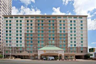 酒店 La Quinta Inn & Suites By Wyndham Downtown Conference Center