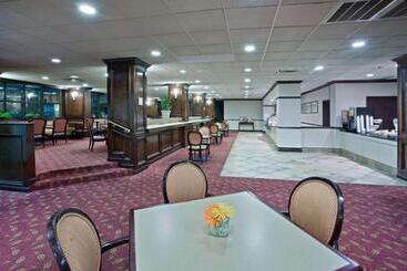 酒店 La Quinta Inn & Suites By Wyndham Downtown Conference Center