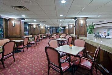 酒店 La Quinta Inn & Suites By Wyndham Downtown Conference Center