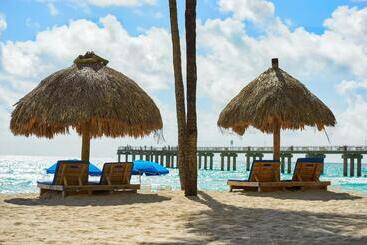 Newport Beachside Hotel & Resort