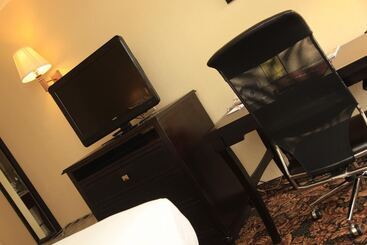 هتل Plaza Inn Midland