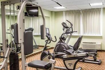 هتل Quality Inn & Conference Center