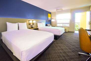 هتل Comfort Inn Encinitas Near Legoland